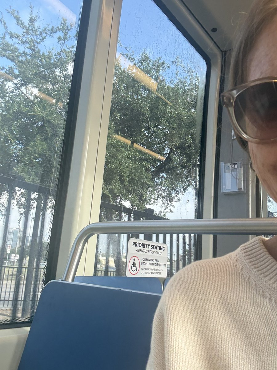 salliealcorn's tweet photo. Last leg! Red Line to Museum District @METROHouston https://t.co/6JxPUGQ7zN