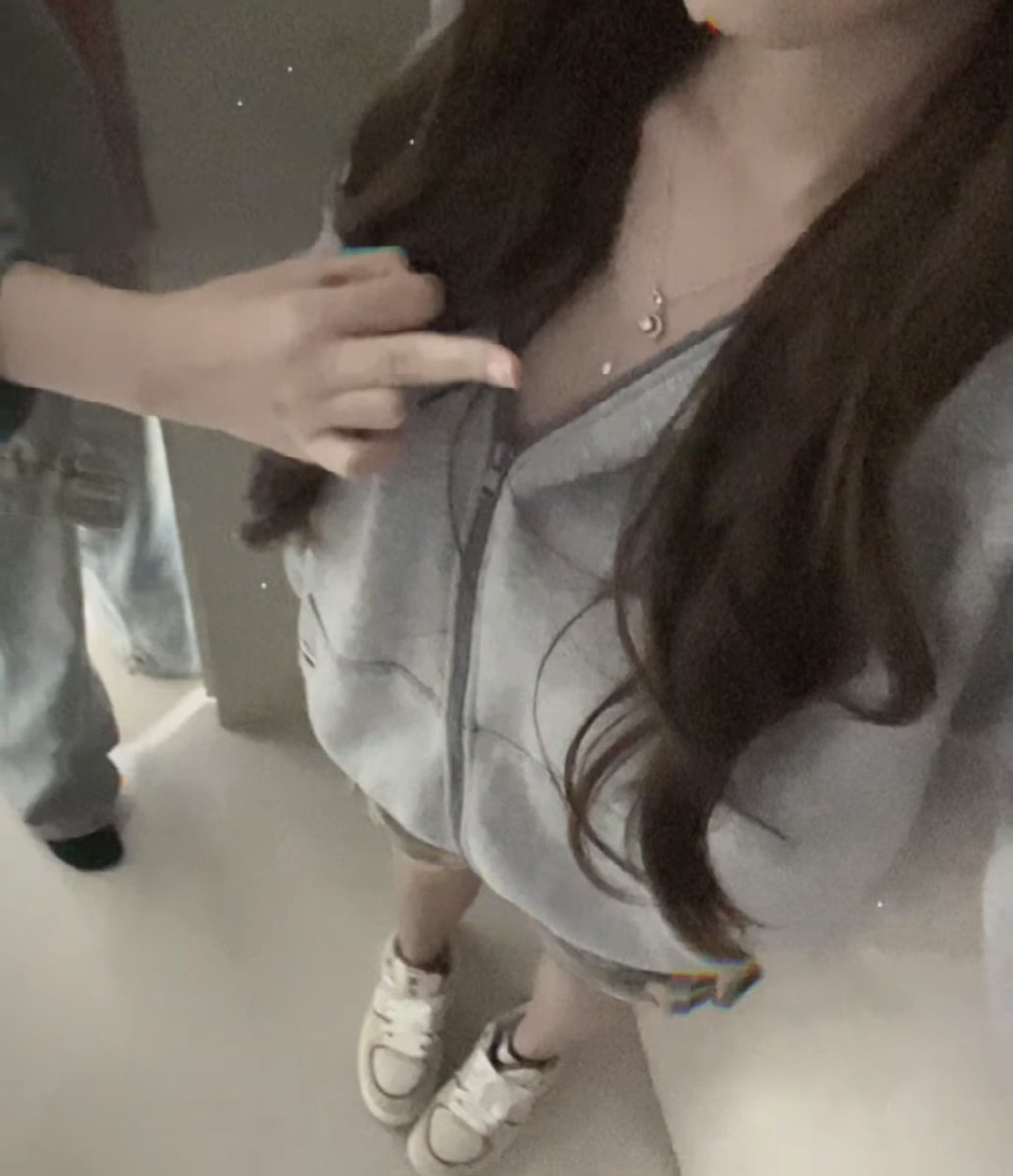 LinhMin312923's tweet photo. Bực mìn thế nhò😠 https://t.co/jcmN8MJqO5