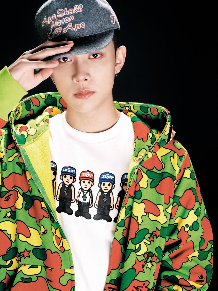 terjemahinRYUL's tweet photo. 260821 📸 bape.korea

RYUL of LNGSHOT. Bold, focused, and unapologetically himself.

RYUL makes the 4SHOBOIZ VOL. 2 4SHOVILLE TEE his own with a look that speaks before he does.

#률 #RYUL #롱샷 #LNGSHOT https://t.co/XpUS3Ud27o