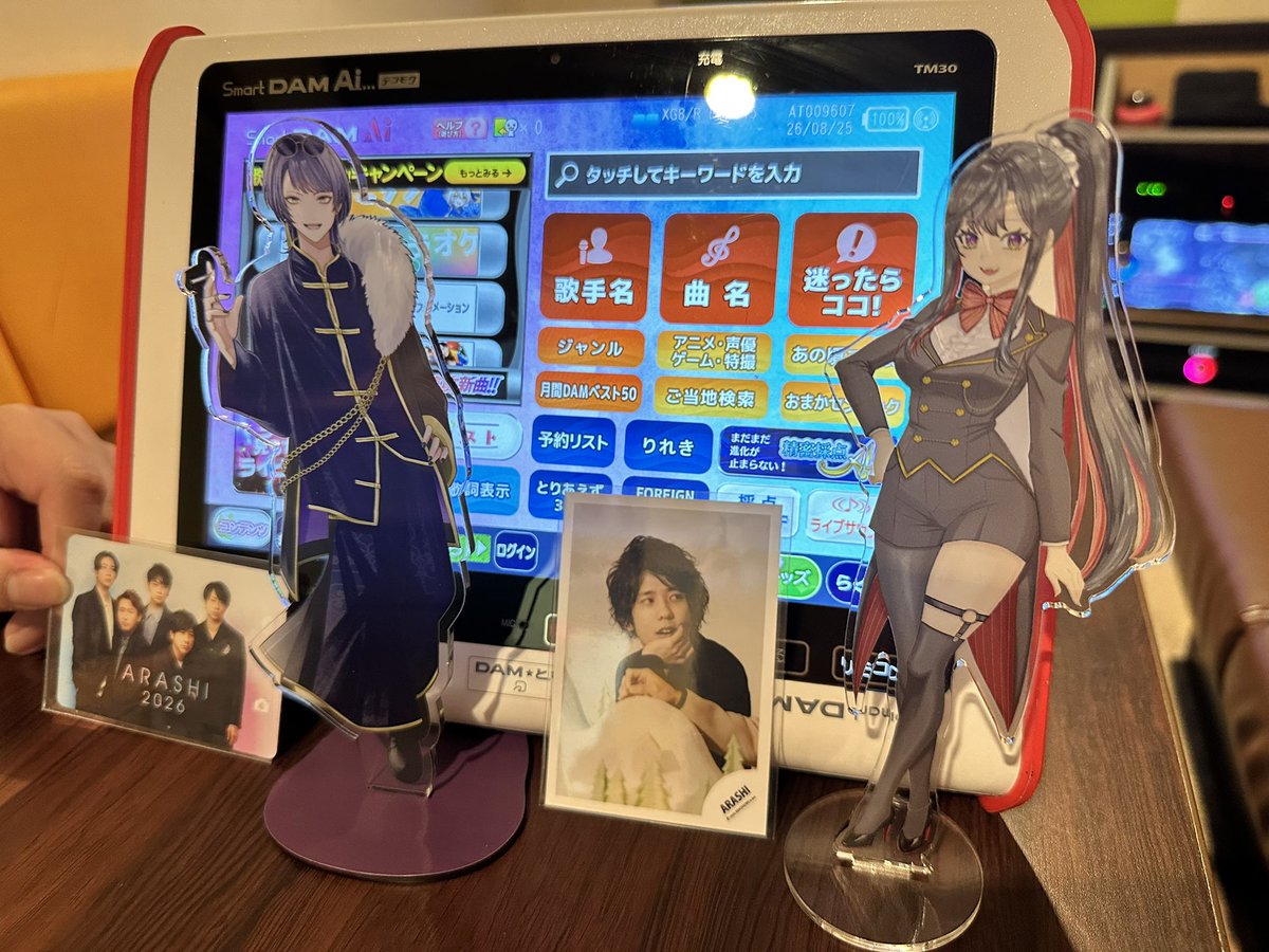 ThscD's tweet photo. なのちゃんとカラオケ(ง˘ω˘)ว
異文化推し活(ง˘ω˘)ว
ｽﾞｲ (ง˘ω˘)วｽﾞｲ

アクスタでかっ！て言われて草(^^ω) https://t.co/Ad5TAvXboT