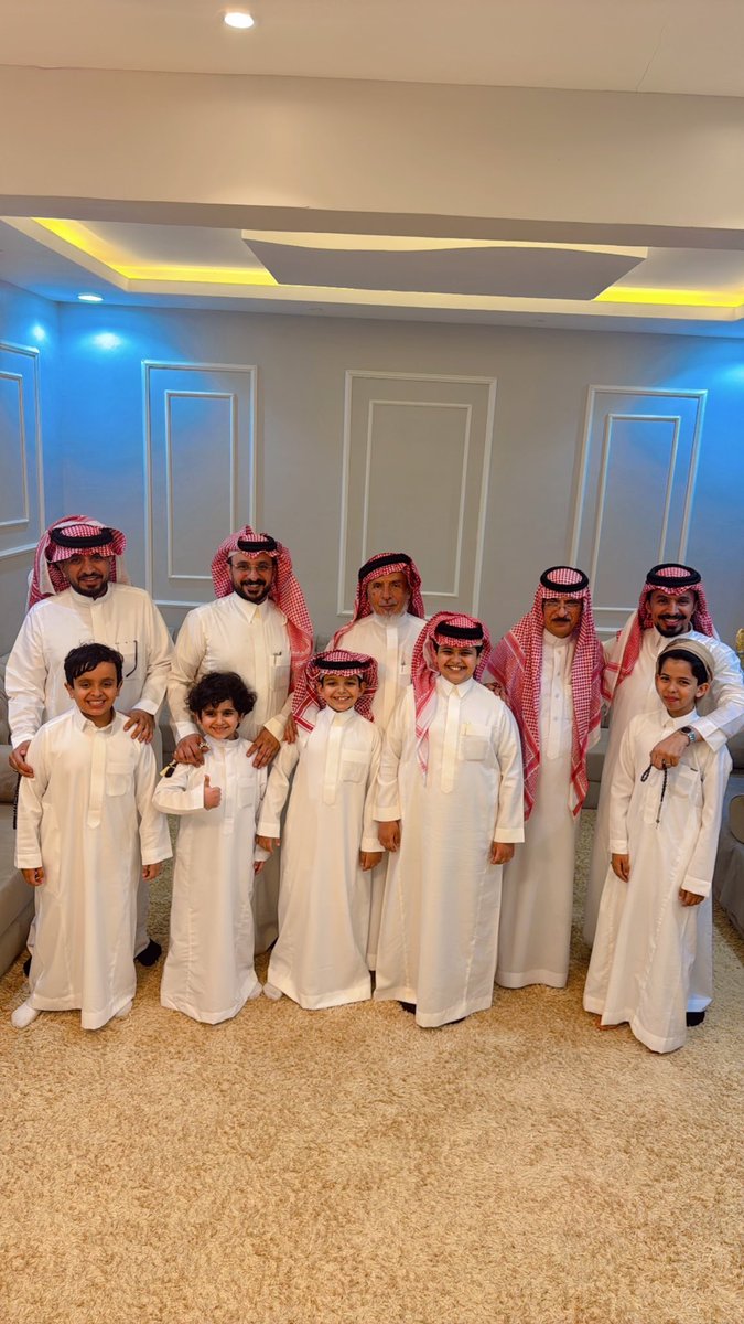 almazni2832's tweet photo. أبوي أحبّ الناس وأقرب من الناس ..

ما أشبه اليوم بالبارحة 

اللهم احفظه وأدم علينا نعمة وجوده وأوزعنا شكرها وارزقنا برّه https://t.co/hK4HEWS9fO