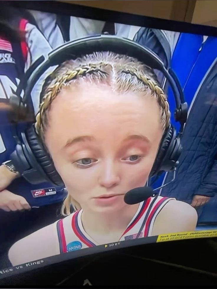 bucketcleanse's tweet photo. why was the documentary shot like this??? i can see paige's thoughts https://t.co/7qXxE8mhwg