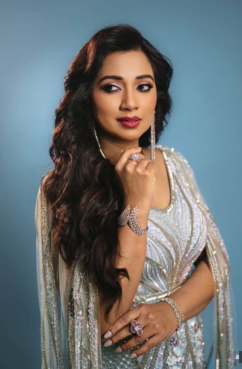 Sgian_isha's tweet photo. Tore aage main sar ko jhuka doon 🛐😭❤️
@shreyaghoshal SGians Princess
#ShreyaGhoshal #Shreya #Princess #love #Shreya #explore #viral #playbacksinger #TeamShreya #SGtribe https://t.co/6bfzlQ9TCR