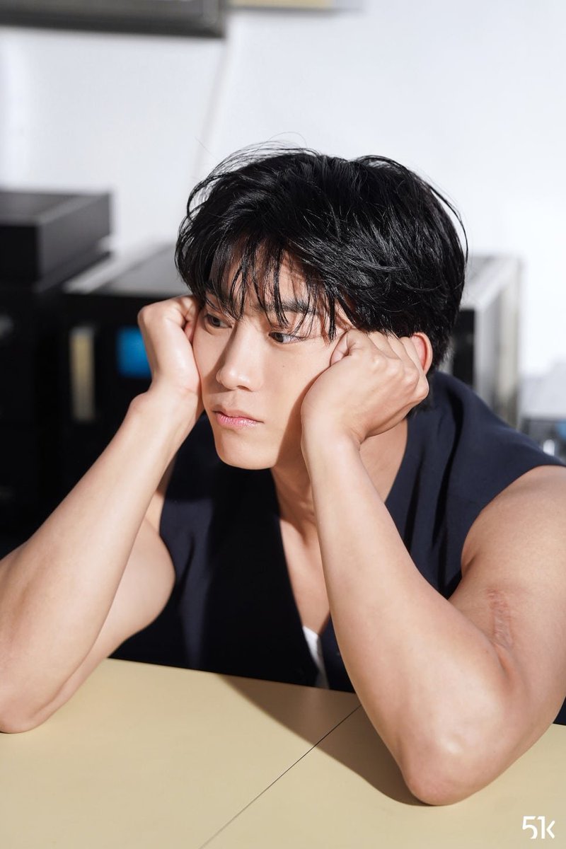 Italia2pm's tweet photo. He's insane - https://t.co/Hnj7tGWZ53