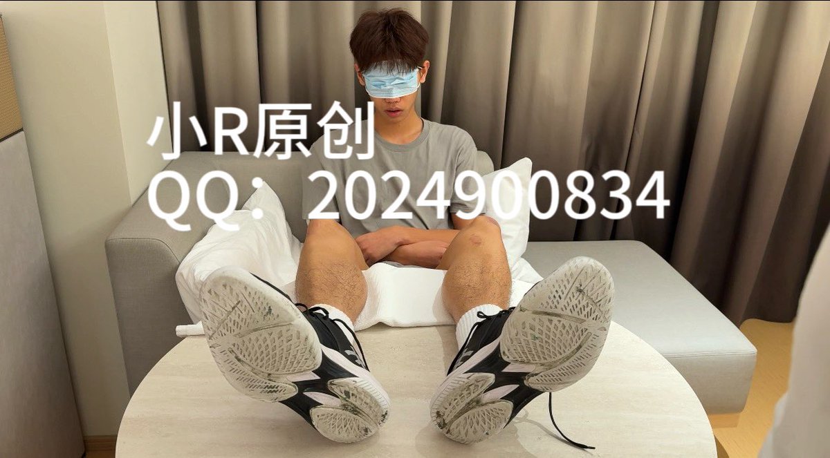 xiaortickle's tweet photo. #tk #白袜体育生 
圈外一米九45.5码排球体育生
时长46分钟 售价不到一张
包含足枷，上半身，腿部上半身超级敏感，需要的加🐧购买 https://t.co/VYT2J1yROv