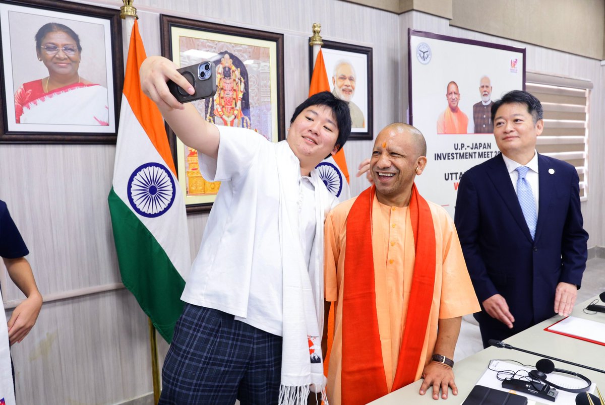 desimojito's tweet photo. The line from CM Yogi ji that stayed with me:

"One child has come from a village in Lucknow, the other from a village in Japan. One speaks Hindi, the other Japanese. But both are writing the story of their own future."

Next year marks 75 years of India-Japan diplomatic relations.

The Chief Minister told those students they are the ambassadors of what comes next. Not a bad way to spend a Friday morning.
#JapanInvests_UP