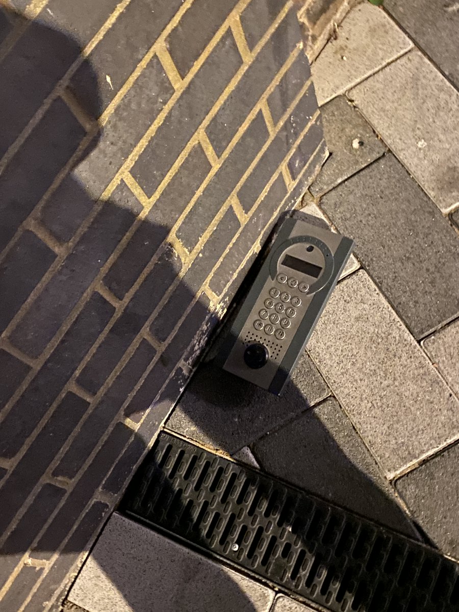 A2DominionOwner's tweet photo. @A2DominionGroup @A2DominionHelp  Once again, if proof were needed,  many people living in social housing do not respect their environment. Yesterday someone from Macmillan or Durham House, NW8, vandalised the key fob of the entry gate -now no one can get in. https://t.co/mJL4sCaWDB