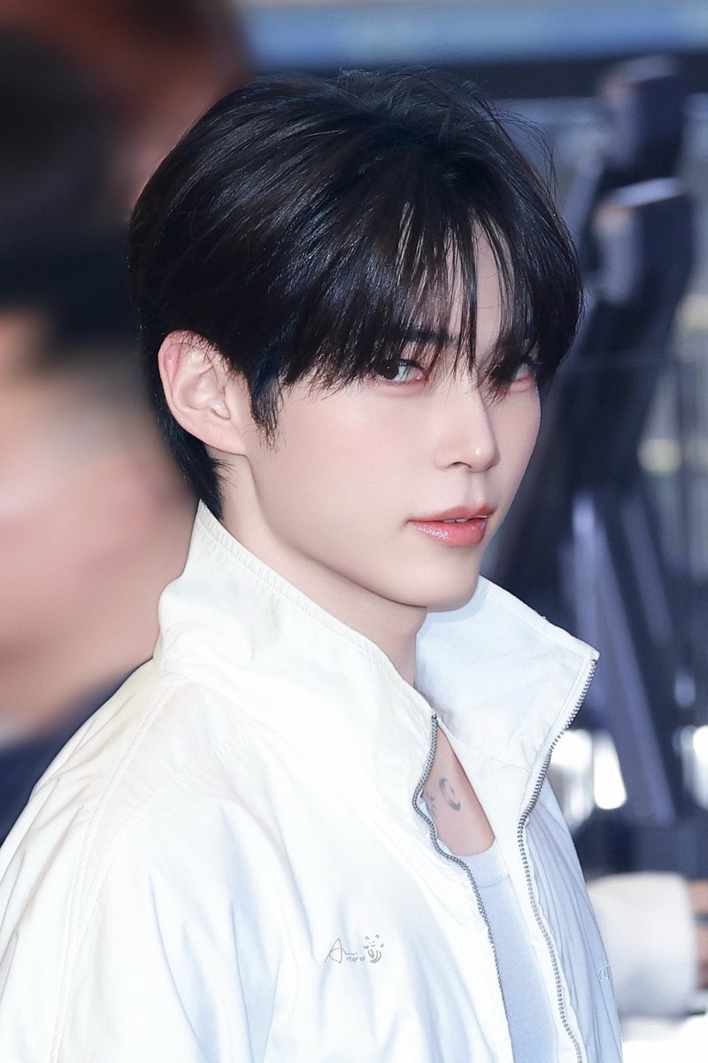 0613_AneeN_shb's tweet photo. 260819 🛫 

🤍✨

#ZEROBASEONE #ZB1 #성한빈 #SUNGHANBIN #ソンハンビン https://t.co/9vmHPAsPO6