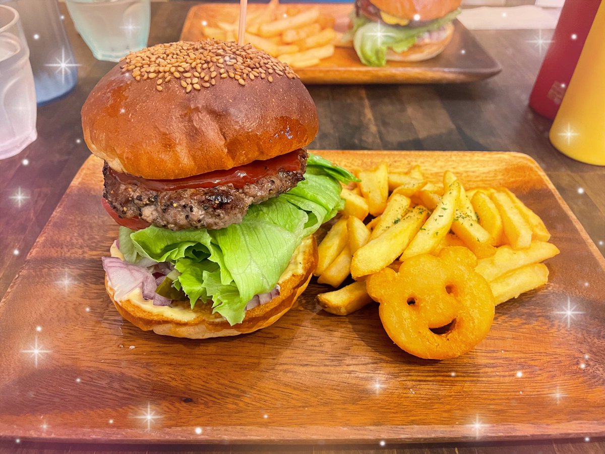 Emo26Sato's tweet photo. 昨年だったかなぁ。めしドラで地元に来た時に紹介されたお店へ。
歩いて5分くらいのところなんだよね😆
美味しかった🤤 https://t.co/pKZOGBwPml