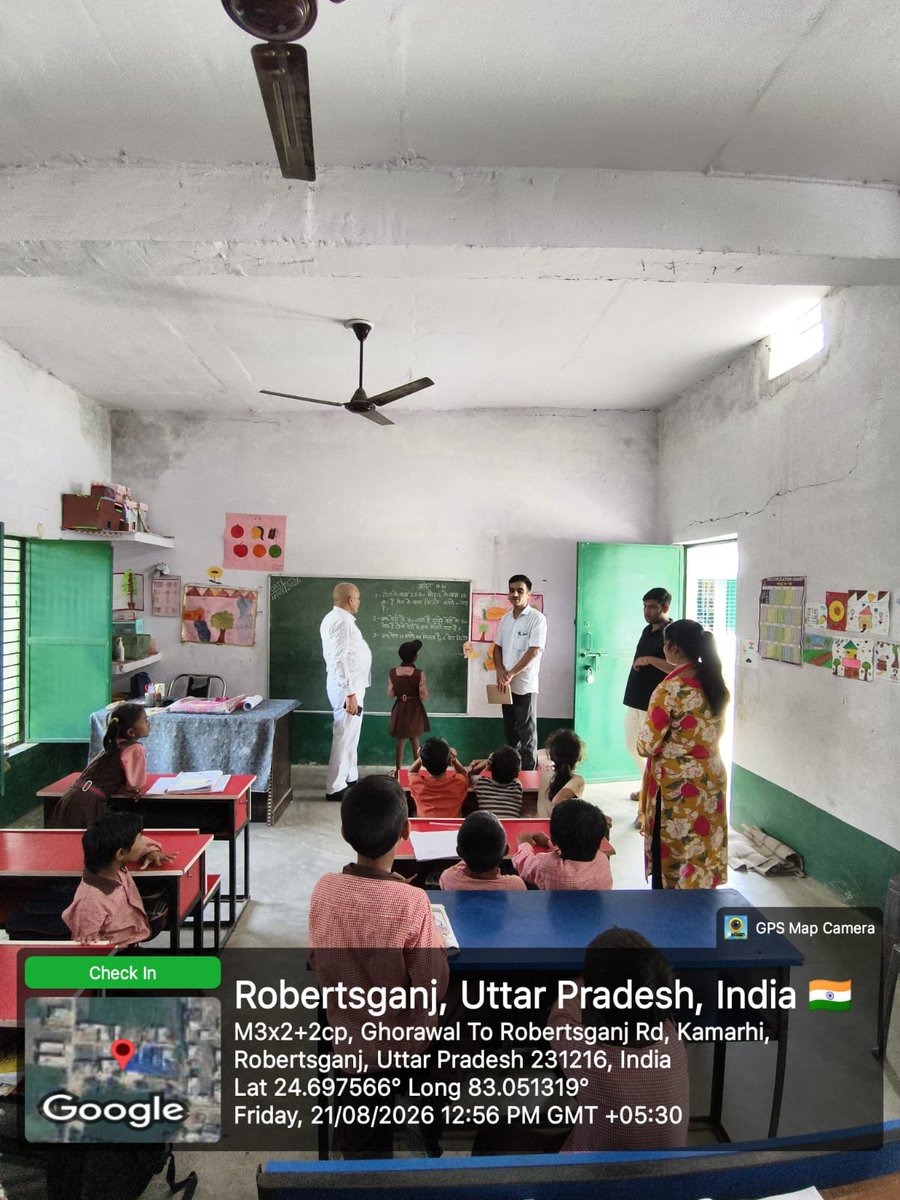 DmSonbhadra's tweet photo. 🏫 बेहतर शिक्षा, बेहतर व्यवस्था—विद्यालयों की जमीनी हकीकत पर सीधी नजर

✅जनपद के विद्यालयों में बच्चों को गुणवत्तापूर्ण शिक्षा, पौष्टिक भोजन एवं बेहतर शैक्षणिक वातावरण मिले, इसके लिए मेरे निर्देश पर अधिकारियों द्वारा नियमित स्थलीय निरीक्षण किया जा रहा है।

📚 कक्षाओं में बच्चों से संवाद कर पठन-पाठन, उपस्थिति एवं शैक्षणिक स्तर परखा गया।
🍲 अधिकारियों ने बच्चों के साथ मिड-डे मील स्वयं ग्रहण कर भोजन की गुणवत्ता, स्वाद एवं स्वच्छता का भी सत्यापन किया।
🏫 पेयजल, शौचालय, विद्युत, साफ-सफाई सहित मूलभूत सुविधाओं की स्थिति का जायजा लेकर आवश्यक सुधार के निर्देश दिए गए।

प्रत्येक अधिकारी को हर सप्ताह न्यूनतम 5 विद्यालयों का निरीक्षण कर रिपोर्ट देने के निर्देश हैं।

✅विद्यालयों में केवल व्यवस्थाएं नहीं, बल्कि बच्चों का भविष्य संवरता है—इसलिए शिक्षा की गुणवत्ता और प्रत्येक आवश्यक सुविधा की नियमित निगरानी हमारी प्राथमिकता है।
@gaur_charchit
@CMOfficeUP @UPGovt @ChiefSecyUP @basicshiksha_up @EduMinOfIndia @myogiadityanath @myogioffice @PMOIndia @InfoDeptUP