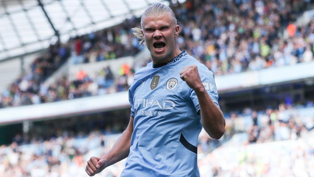 Ebenezer_306's tweet photo. Haaland has one mission this season:

🏆 Premier League
🥇 Golden Boot
🔥 Prove everyone wrong

Can he score 30+ Premier League goals this season?

YES or NO? 👀 https://t.co/EGyXis4837