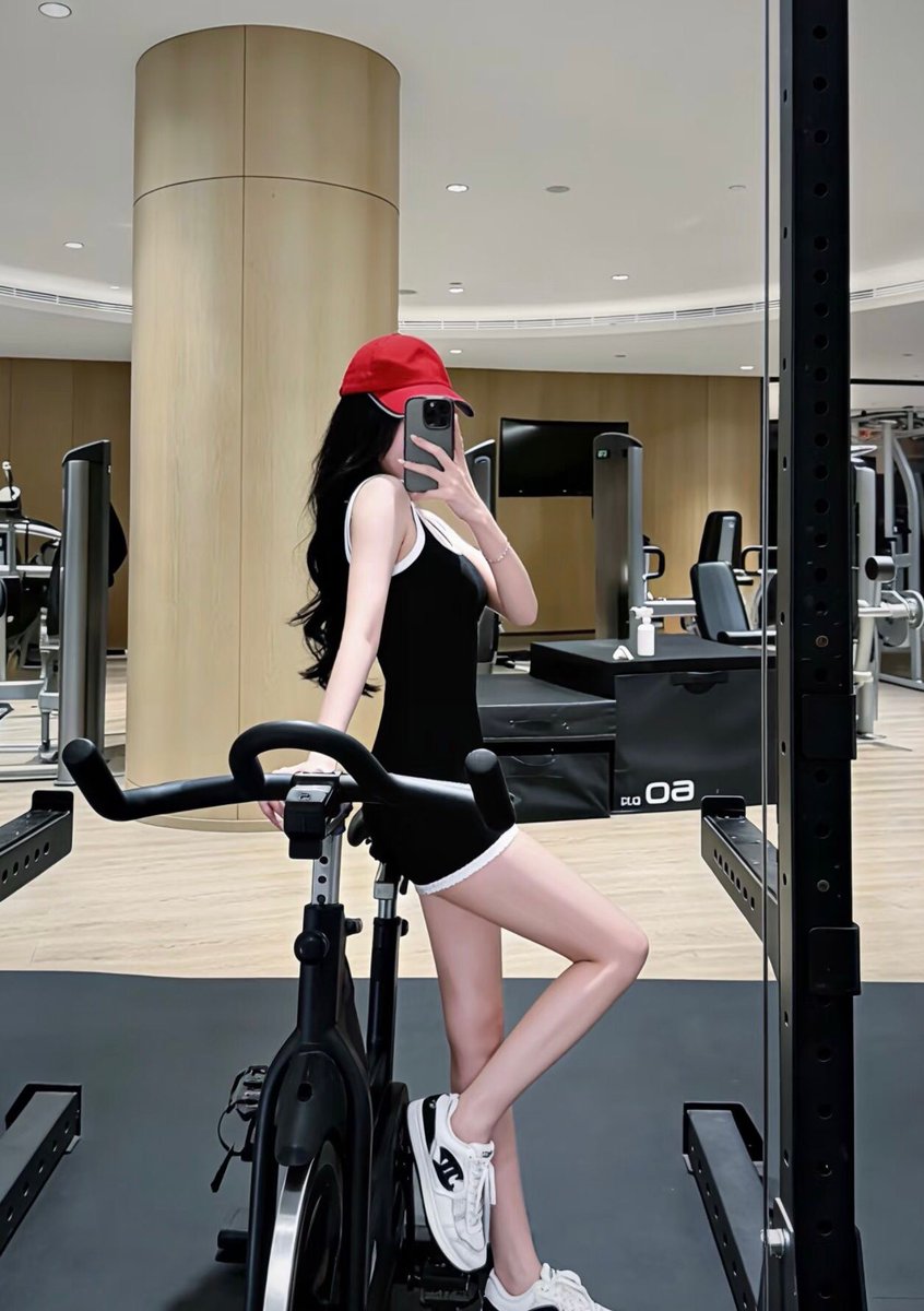 kingboodeenn's tweet photo. Although I’m a bit tired today, when I look at myself in the mirror, I still feel it was worth it. 😊 https://t.co/nqzoA7Ut5u