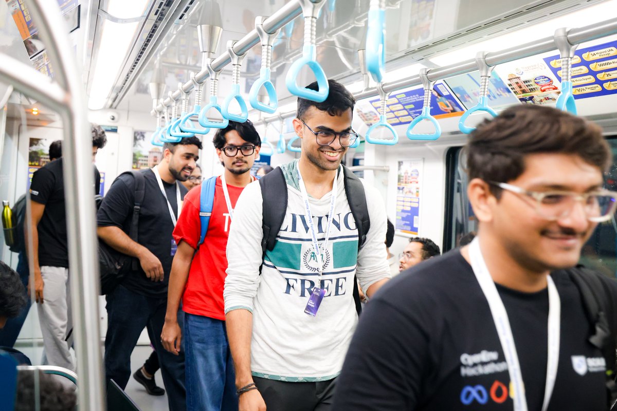 filimsbyfn's tweet photo. A hackathon
Inside a moving metro.
At 2 AM. 🚇

Builders were coding while Kochi moved around them

This wasn't a simulation
This wasn't a set

It was an actual hackathon happening on a moving train

We had to capture it https://t.co/vReVd5vZ0r