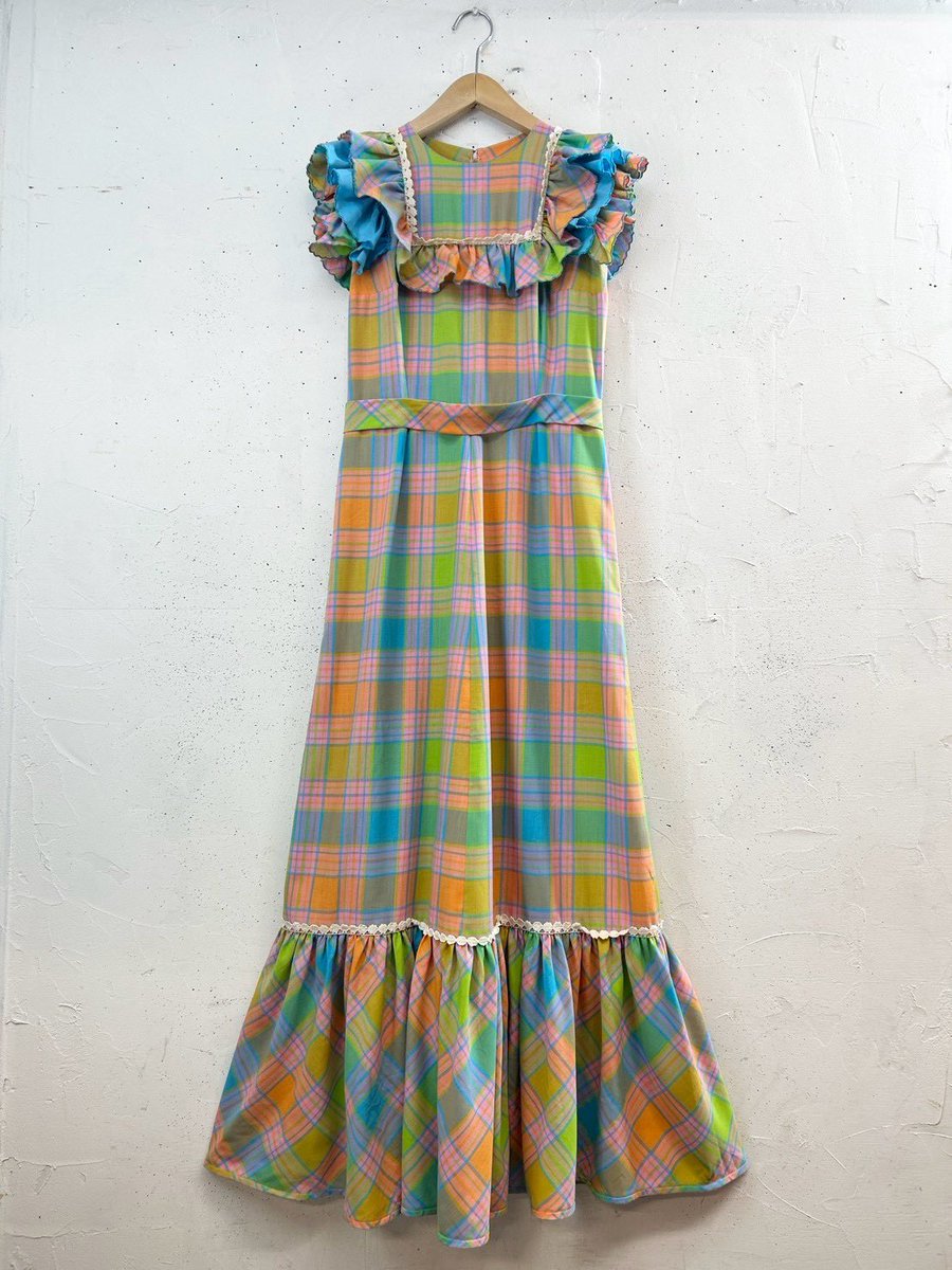 GROG_Vintage's tweet photo. ◎'70s カラフルチェックドレス!配色形可愛すぎ😭
◎デニムジャケット👖袖切替が可愛い🩷
※こちらの商品は8月22日の入荷アイテムとなります。お問い合わせやウェブショップ掲載は8月25日より承ります。
#groggrog #vintage #古着 #古着コーデ #高円寺 https://t.co/MARwL5hwAd