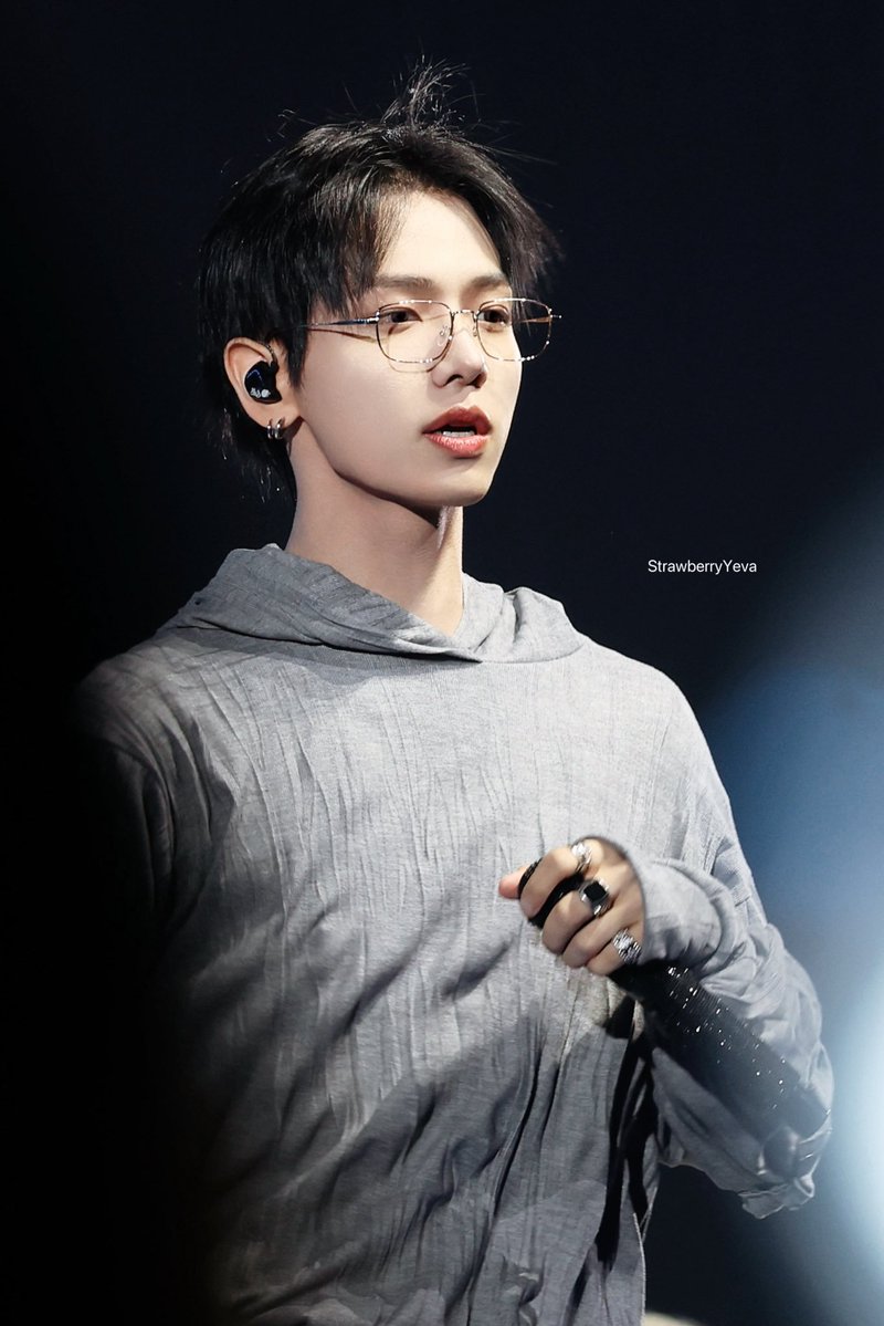 bbiyeppi's tweet photo. esse homem nao existe pqp https://t.co/5lCwx38hyw