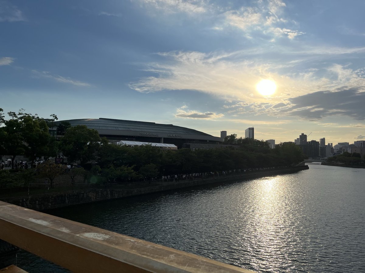 p_1270's tweet photo. 来たぞ大阪〜〜〜🏯#SCANDAL https://t.co/watNkeJBjn