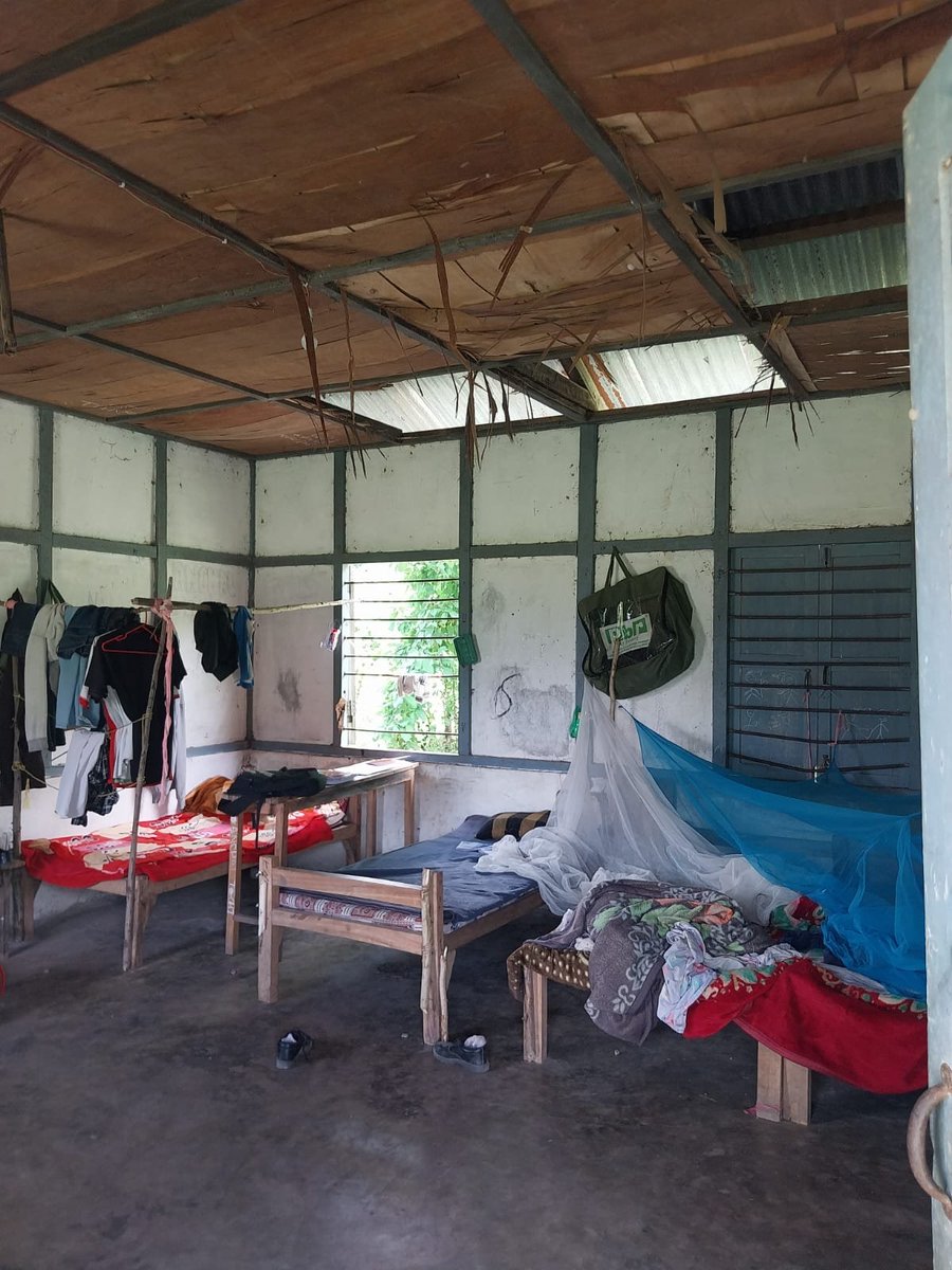 NatungBanta's tweet photo. These are hostel rooms of a govt middle school, Veo Village, Pijerang Circle, Pakke-kessang Dist. Children stay here. Can we have any better ?  @pasang_sona @BiyuramWahgeBJP @PemaKhanduBJP @hrw @Amitshah @narendramodi @BJP https://t.co/FNib79WFLm