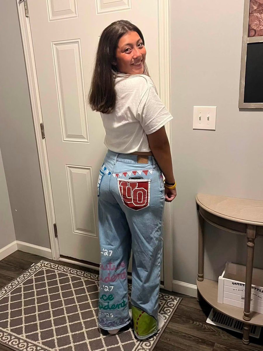 LMendez2027's tweet photo. first day of senior year ✅

#2027 #committed #senioryear 

@UOlivetSBALL https://t.co/LthzrPC3LF