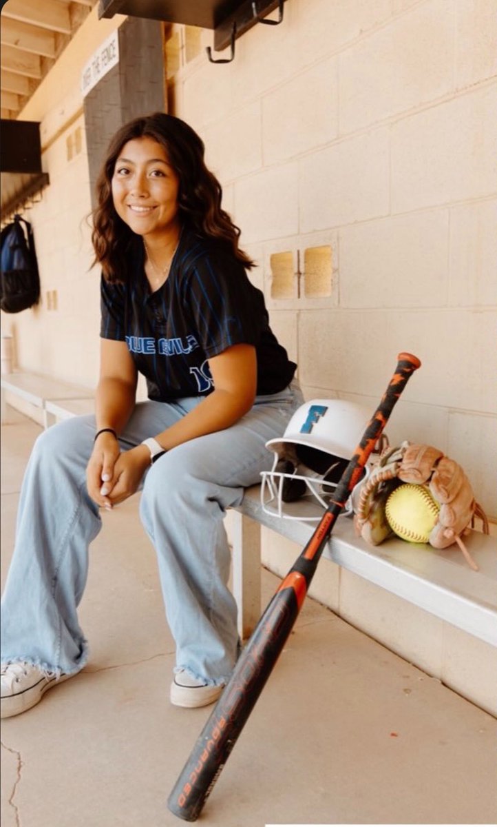 LMendez2027's tweet photo. first day of senior year ✅

#2027 #committed #senioryear 

@UOlivetSBALL https://t.co/LthzrPC3LF