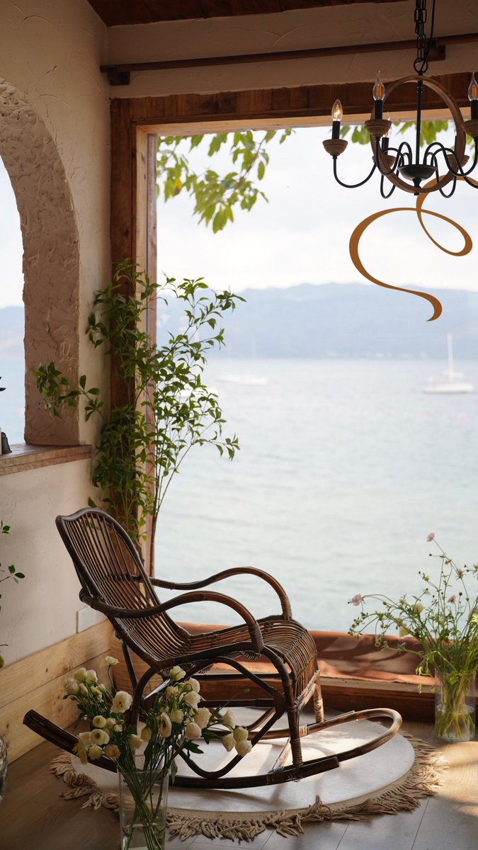 Lahumphreys's tweet photo. Just stumbled on a tiny coastal cafe tucked between cliffs—sipped cold matcha while watching waves crash, this quiet moment’s exactly what I needed to reset. #TravelDiary https://t.co/AKQhJy59WJ