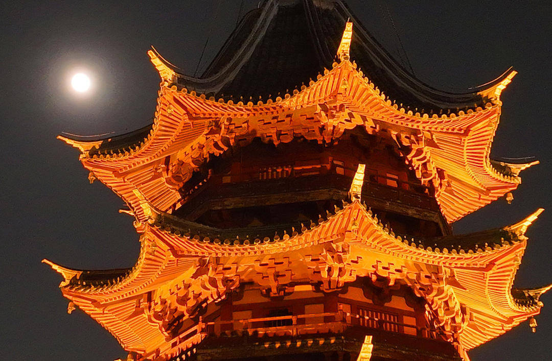 Ramon19071960's tweet photo. May this warm lantern light your way to joy, success and sweet moments this Mid-Autumn Festival https://t.co/lre0vvR1LR