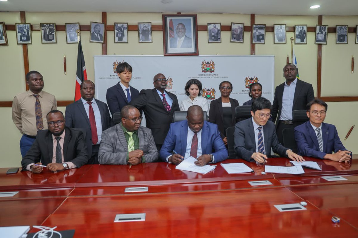 TechnopolisKE's tweet photo. The Technopolis Development Authority, led by CEO @jpokwiri, together with the Export-Import Bank of Korea (Korea Eximbank), led by Executive Director Mr. Lee Dong-hoon, paid courtesy calls to the Cabinet Secretary for the Ministry of Information, Communications and the Digital Economy @honkabogo and the Principal Secretary for ICT and the Digital Economy @tanuijohn 

The engagements focused on exploring strategic financing, grant opportunities and international partnerships to support the development of Kenya’s ICT and digital economy, in line with the country’s Digital Transformation Agenda.

The delegation also held high-level discussions with the Ministry of Finance and National Treasury on financing critical digital infrastructure projects, including the development of the Digital Media City at Konza Technopolis, a transformative initiative envisioned to position Kenya as a leading hub for digital media, technology, creativity and innovation in Africa.

These engagements underscore the shared commitment to leveraging technology, world-class infrastructure and strategic international partnerships to unlock investment, accelerate digital transformation and strengthen Kenya’s innovation-driven economy. Together, we are building the infrastructure and partnerships that will power Kenya’s digital future. 

#SiliconSavannah #KonzaTechnopolis #DigitalTransformation