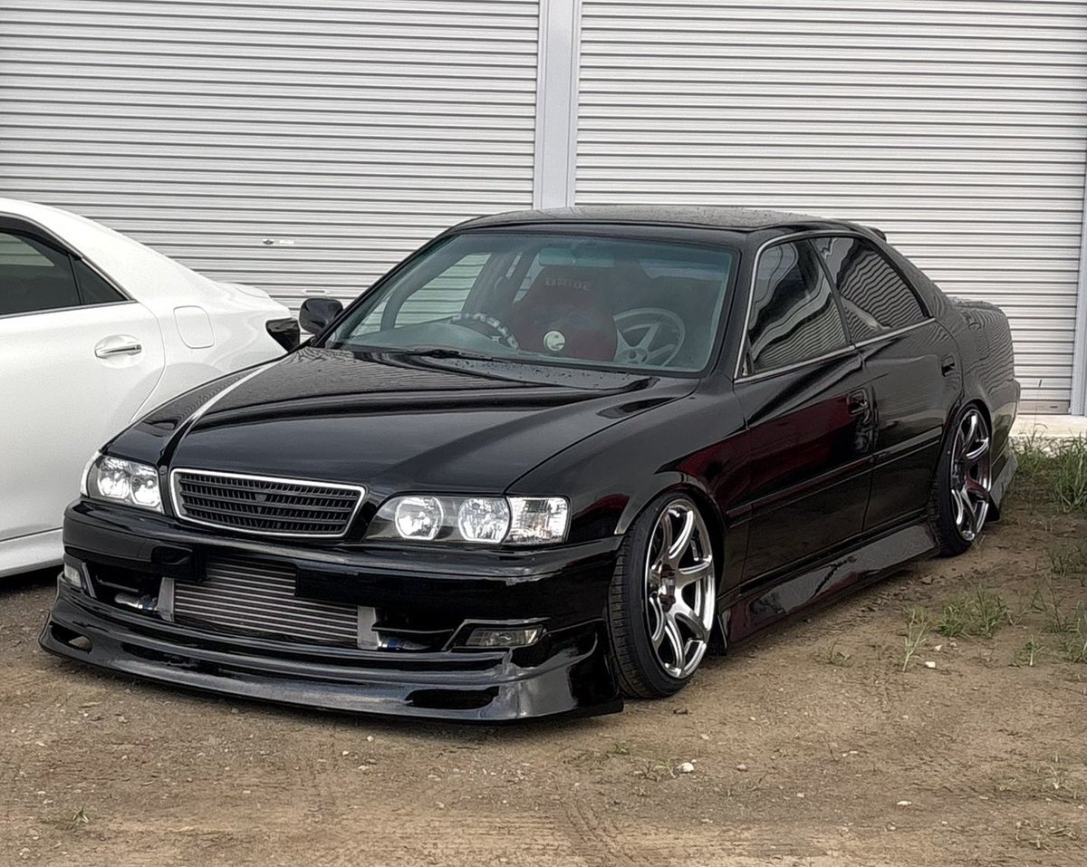 H2__WORKS's tweet photo. すごい雨でしたね😭
土砂降りの中、車検行ったり引き上げ行ったり。。。
びしょびしょです…

仕上げ中だったチェイサー！
完成しましたー😄
ミラー?
もちろん付けますよ👍笑

こちらも後日ちゃんと紹介しますね！
気になる方はお早めに🙇‍♂️ https://t.co/oq2QaPE0DX