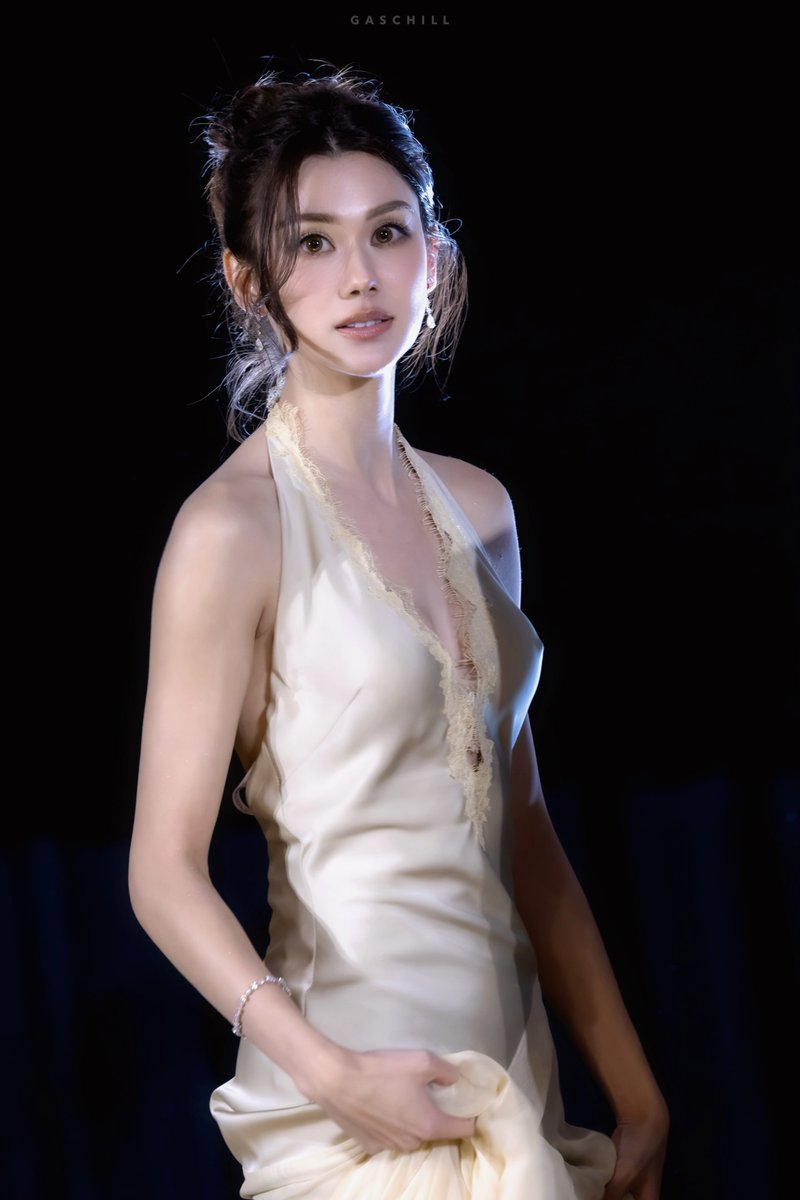 GasChill's tweet photo. 🫠

LENA AT FIRST FRAME PREMIERE 
#HerinFramePremiereNight 
#ลีน่าลลินา #lalinalena https://t.co/NYWyW3dhTf