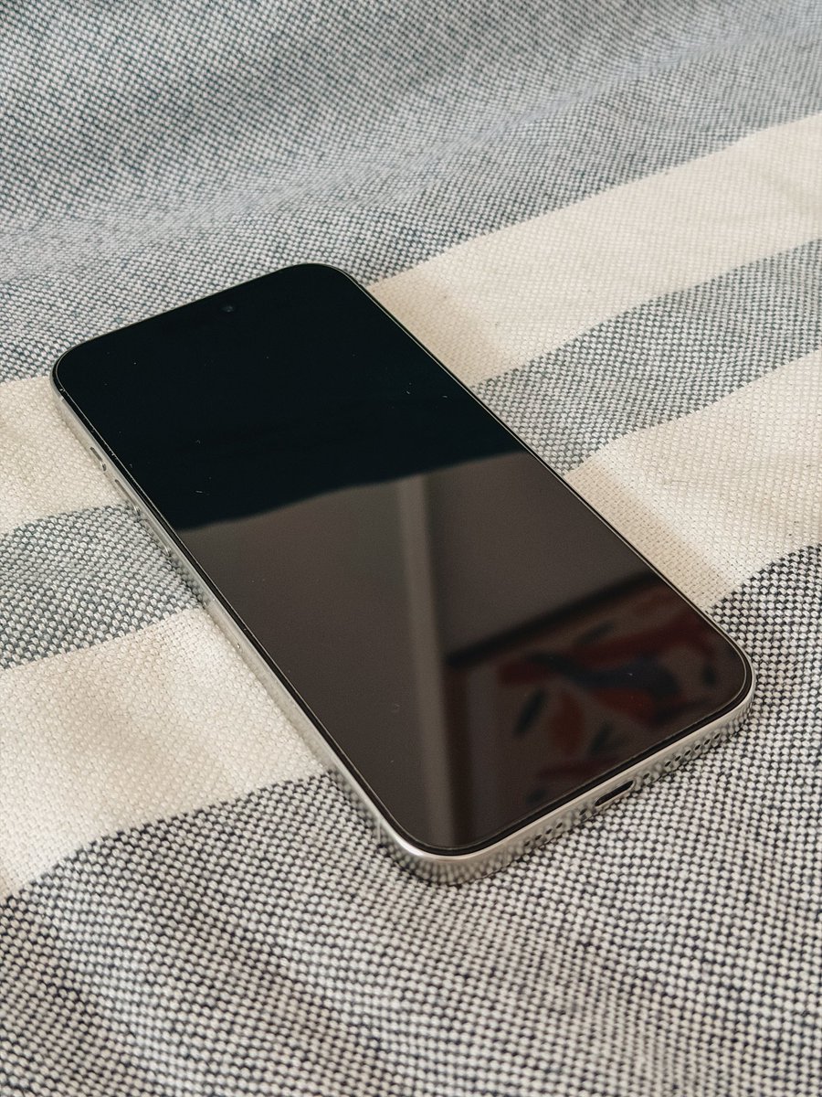 ErykMarkowski's tweet photo. #sprzedam #giełda #apple

iPhone 16 Pro Max srebrny, pojemność 1 TB, kondycja baterii 93%. Wizualnie stan petarda, od nowości szkło na ekranie, noszony w etui. 
Cena: 4200 PLN + paczkomat 🪎💰💳

Proszę o RT 🙂 https://t.co/rCAEeMDwsT