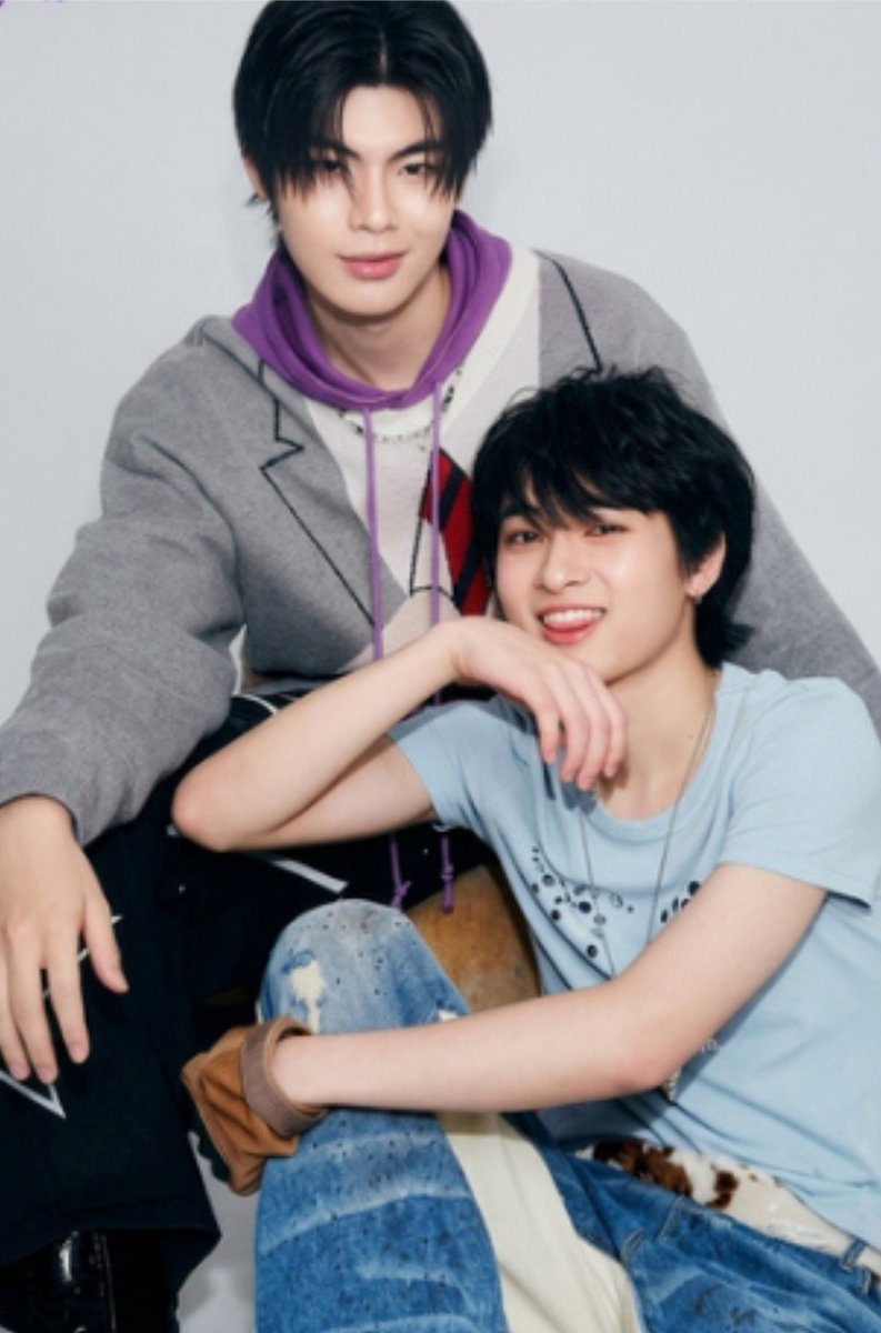 _thanutrot's tweet photo. i swear theewave genuinely looked happy and they had fun during this photoshoot, can we get the behind the scene please🙏🙏🙏🙏 https://t.co/8Ypi7CTPo9