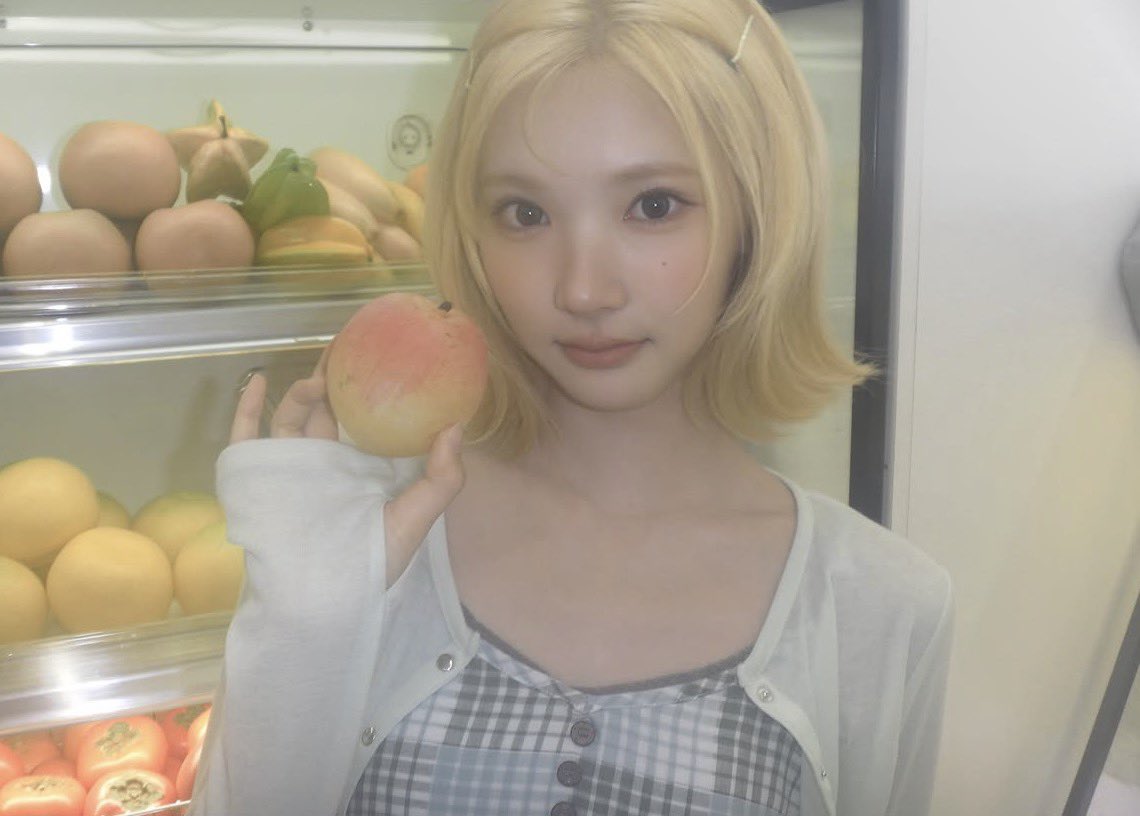 jis2w0o's tweet photo. 내 복숭아아기 공주  요정님..🥹💗🍑 https://t.co/Njt1cVTpDi