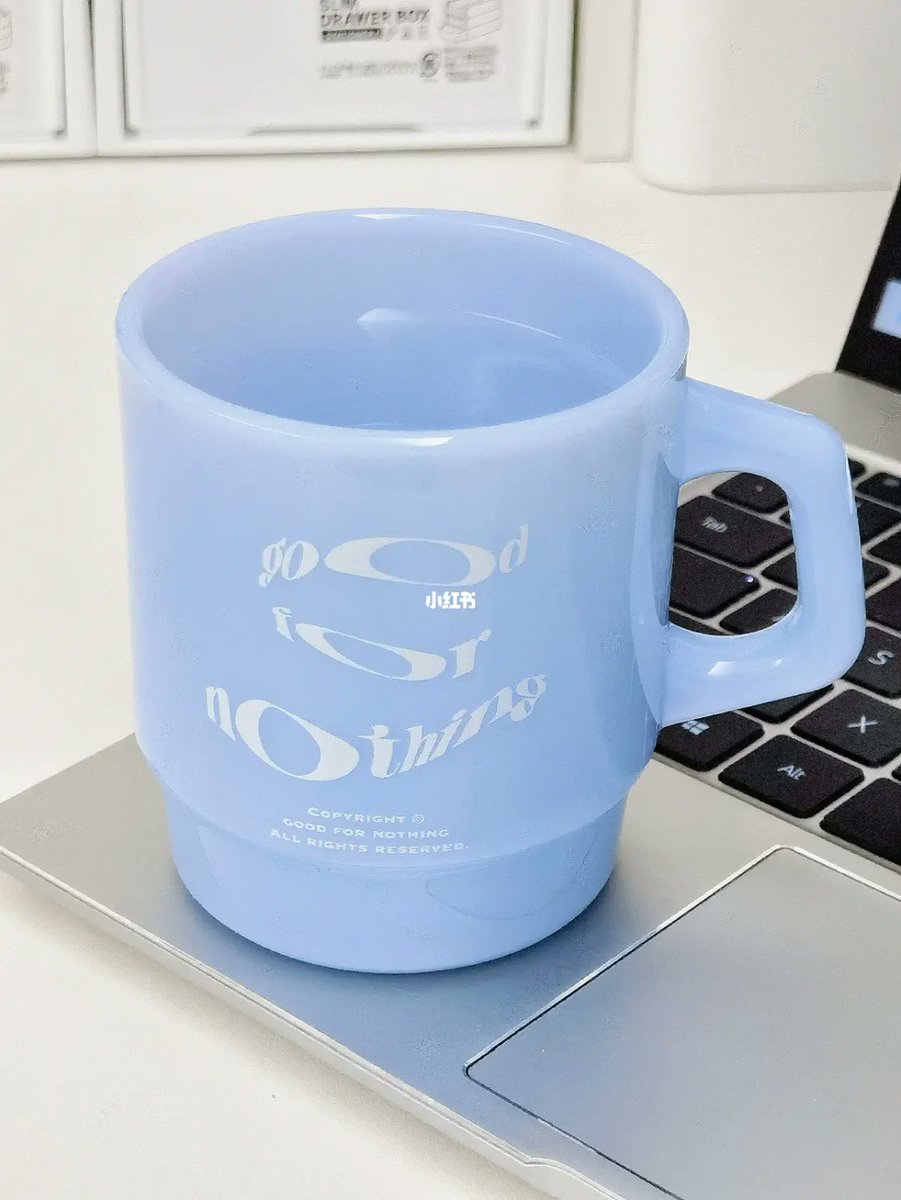 Musthakim94's tweet photo. Just finished this hand-painted ceramic mug! The blue glaze effect came out way better than I imagined—perfect for morning coffee.  #HandmadeCrafts， https://t.co/H19YSCNCGT