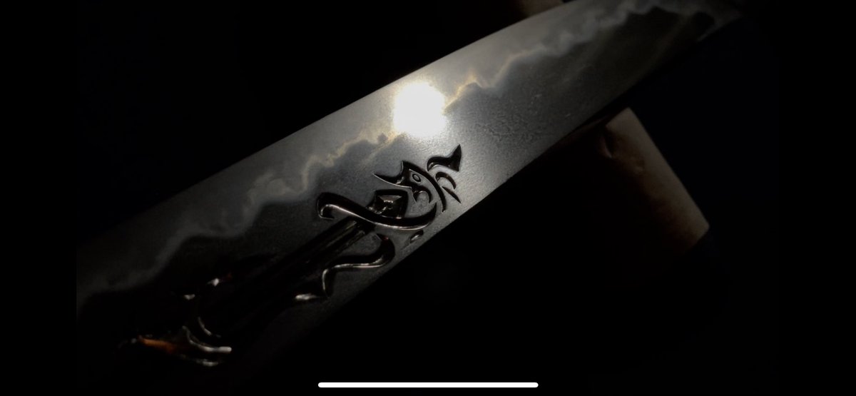 EyQdHLzTIfuXuQj's tweet photo. 今回この短刀でお守り刀展にて新人賞を頂けたことにより

・日本美術刀剣保存協会
・刀剣文化振興協会
・刀匠会
の３つのコンクール全てで新人賞を獲得したことになります！

新人賞コンプリートです✌️
掲げた目標の一つを達成しました😁 https://t.co/I9QBR2Bmk5