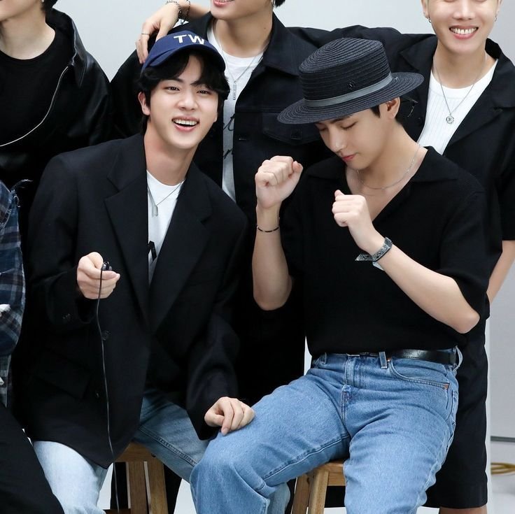 taejin042151568's tweet photo. Me too Taehyung, Me too😭 https://t.co/aHn6rc4RhG