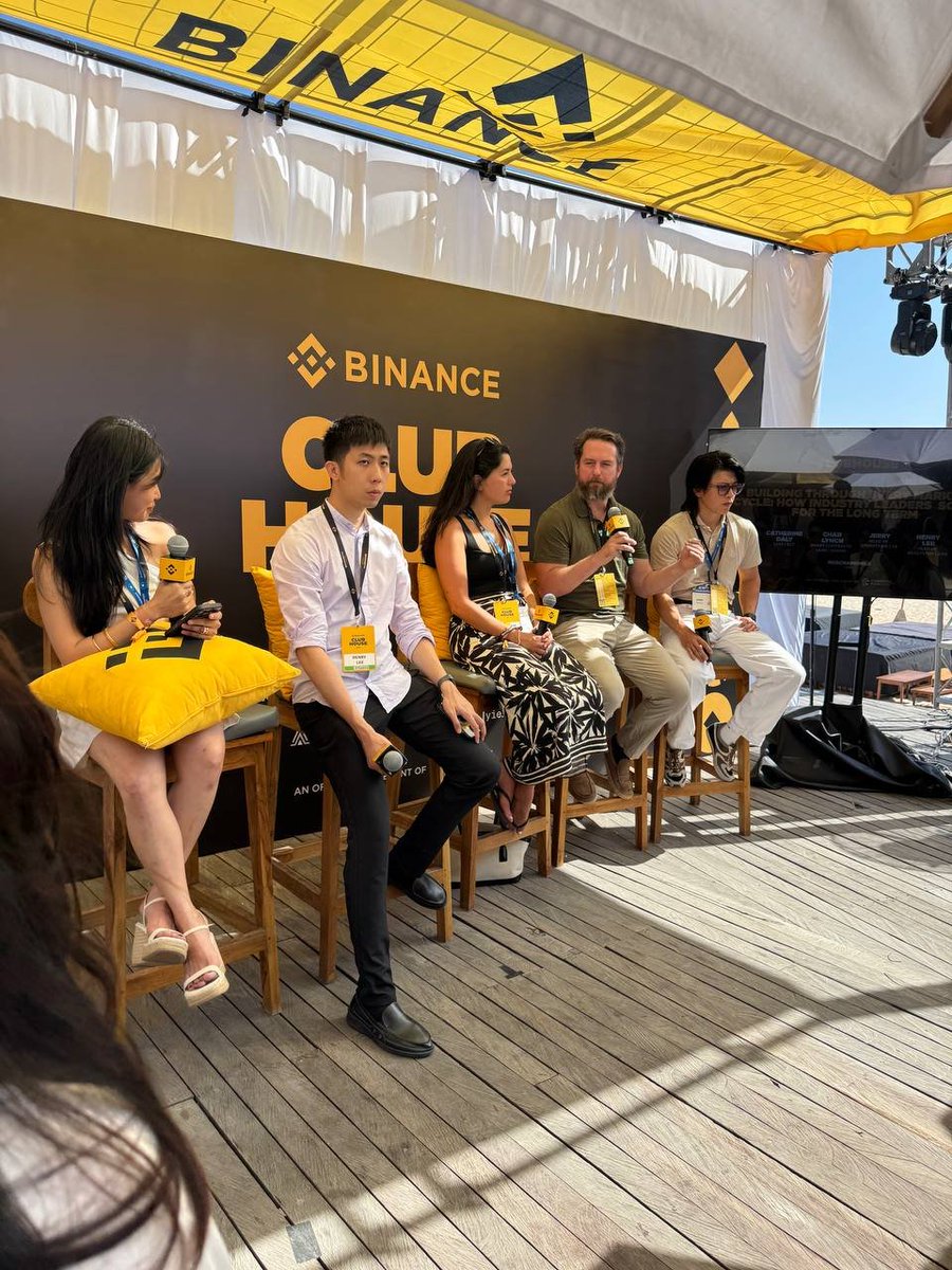 MaximMoris's tweet photo. 🧉 Spending the day at Binance Club House during @CoinfestAsia.

This is exactly the kind of event I enjoy. A great setting, views, and plenty of interesting insides throughout the day.

Thanks to @binance for another 10/10 event. https://t.co/HXHzVXeDBO