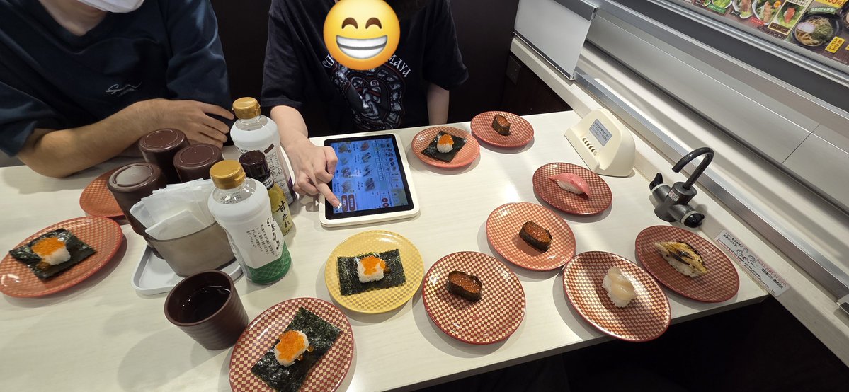 niku_nan's tweet photo. この後フットサルなので控え目
最近の寿司小さくね？ https://t.co/hg7Leqo2is