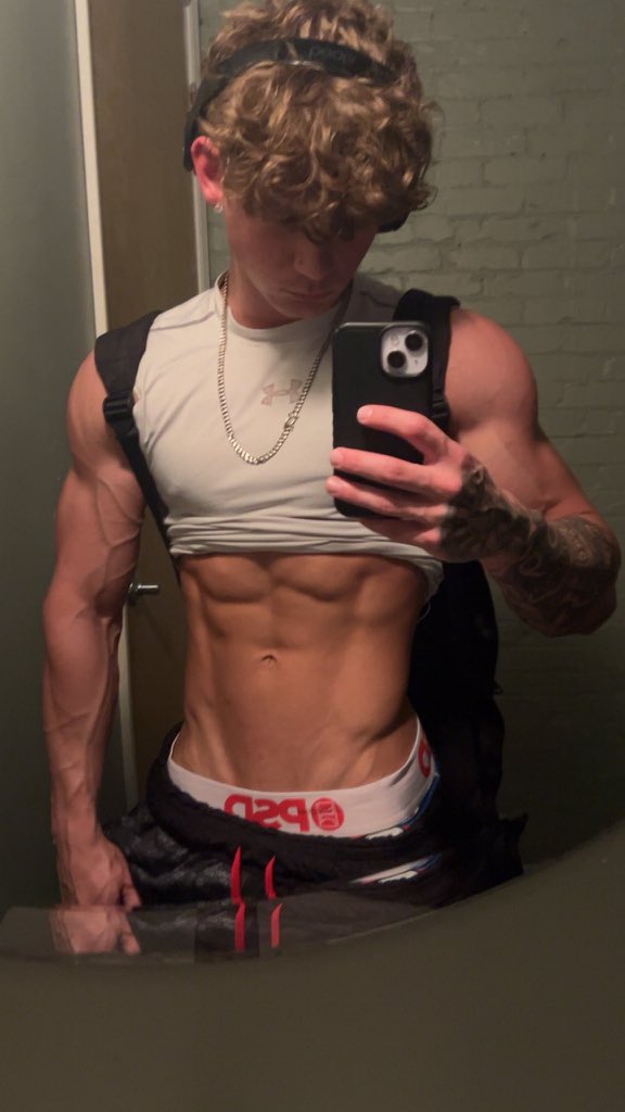mastermartins11's tweet photo. Your excuses are getting old, and your balance needs improvement. If you want my attention, show me. Words are easy; proving your worth is different.

#Drain #Findom #Alpha #AlphaFindom #cashmaster #intox #findom #cashslave https://t.co/jp9YJ4iKeR