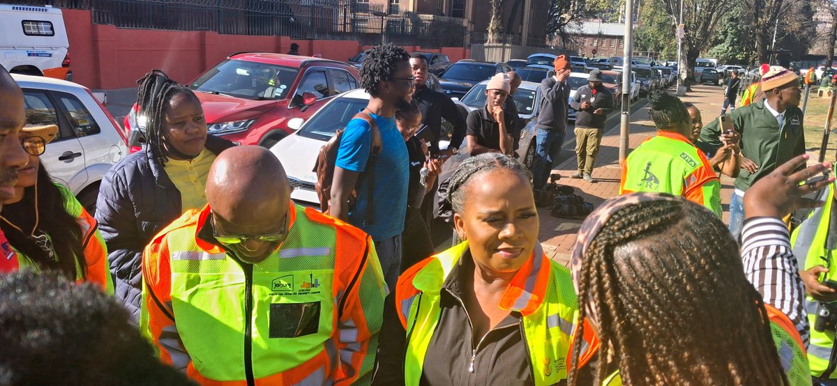 CityofJoburgZA's tweet photo. Stronger Partnerships, Better Service Delivery

Executive Mayor Cllr Dada Morero welcomed Minister of Employment and Labour Nomakhosazana Meth to Johannesburg for today’s multi-disciplinary blitz in the Inner City.

Strong intergovernmental partnerships are essential to strengthening service delivery, addressing challenges and building a better Johannesburg for all.

#JoburgUpdates 
#TheJoburgWeAllWant ^GZ