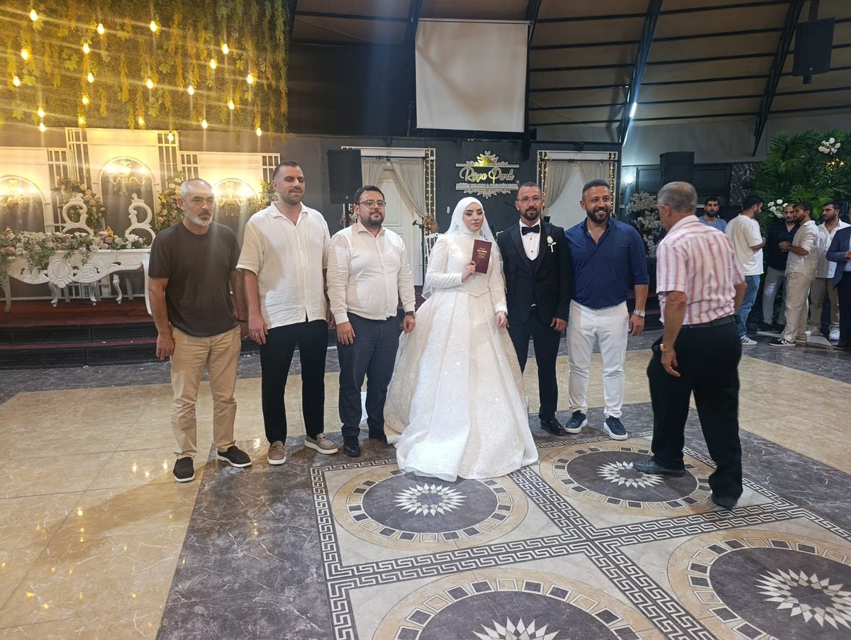 AKPartiAtakum_'s tweet photo. 📌Çamlıyazı Mahalle Başkanımız Mustafa ile Rüveyda kardeşimizin bu güzel ve anlamlı günlerinde yanlarında olmaktan büyük mutluluk duyduk. 

Nikâhlarına şahitlik ederek mutluluklarına ortak olduk.

#AKParti
#Atakum https://t.co/87xomPe364