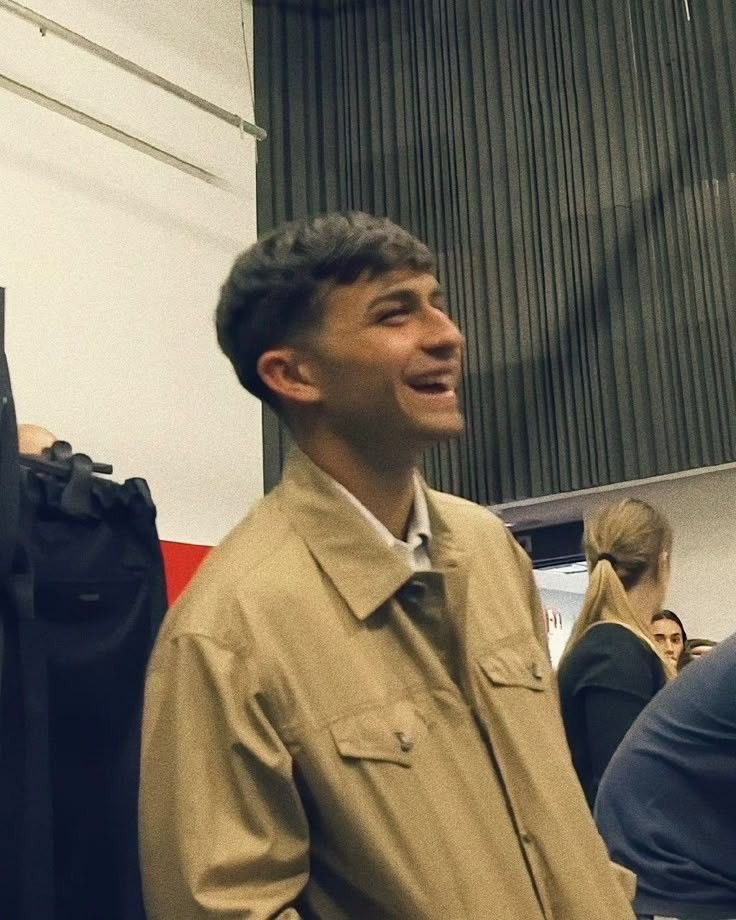 litaomega's tweet photo. — ・AU #fedri 

Pedri lleva años enamorado de Ferran, el hermano de su mejor amigo, Gavi. El lo sabe y está decidido a juntarlos, pero también teme que su hermano le rompa el corazón a Pedri.

El problema es que Ferran empieza a verlo de una forma que ninguno de los dos esperaba. https://t.co/Iv05amOv3O