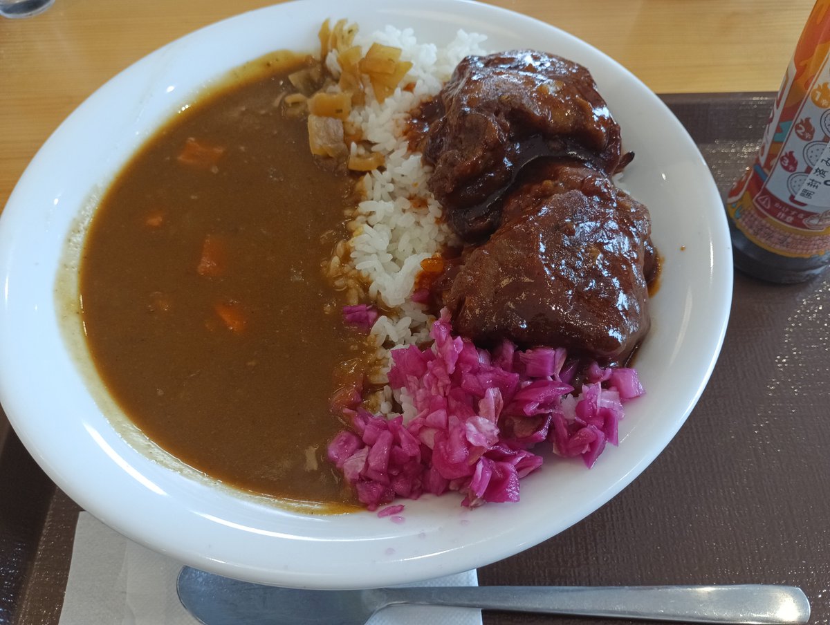 ria2ka's tweet photo. 何とか屋のポークロックカレー（お肉ダブル） https://t.co/YaNlqs8pfL