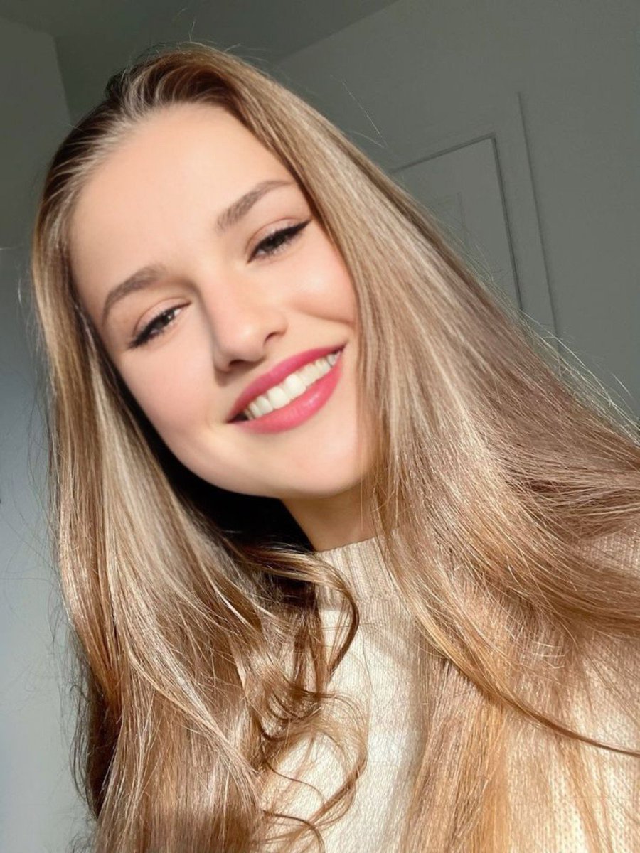 Princesslesc's tweet photo. Sometimes you need to smile 😊 https://t.co/EWtThUGYQY