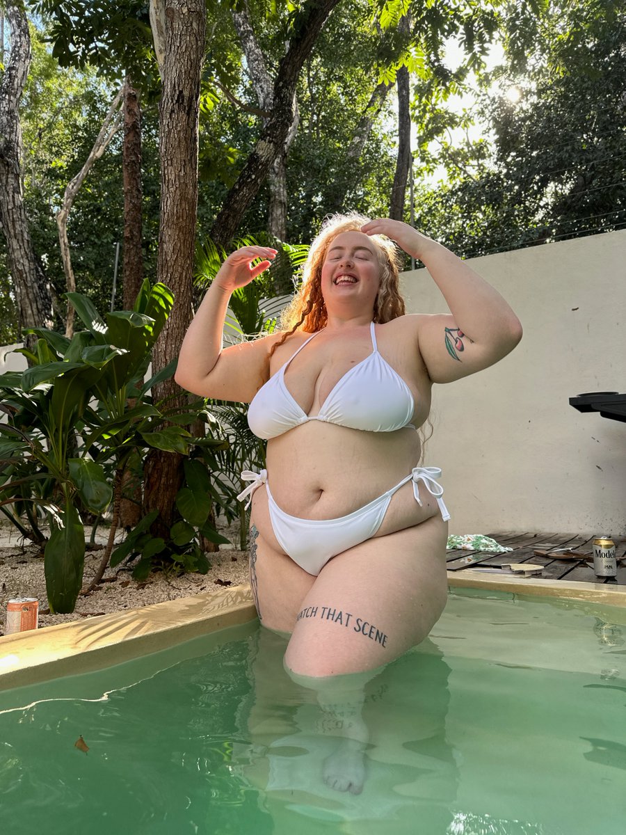 Attagirlgwen's tweet photo. Are you a fan of tummies? Xx https://t.co/YGNExzXJGJ