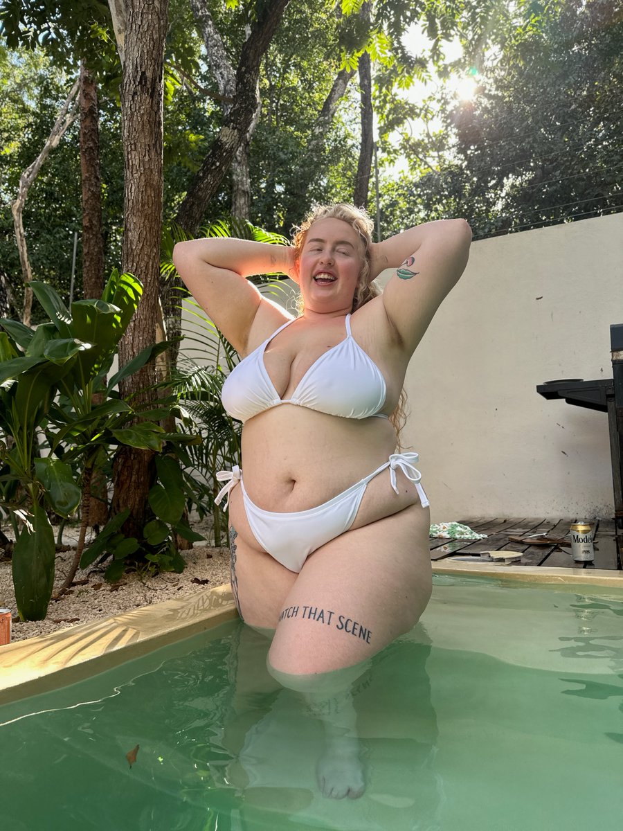 Attagirlgwen's tweet photo. Are you a fan of tummies? Xx https://t.co/YGNExzXJGJ