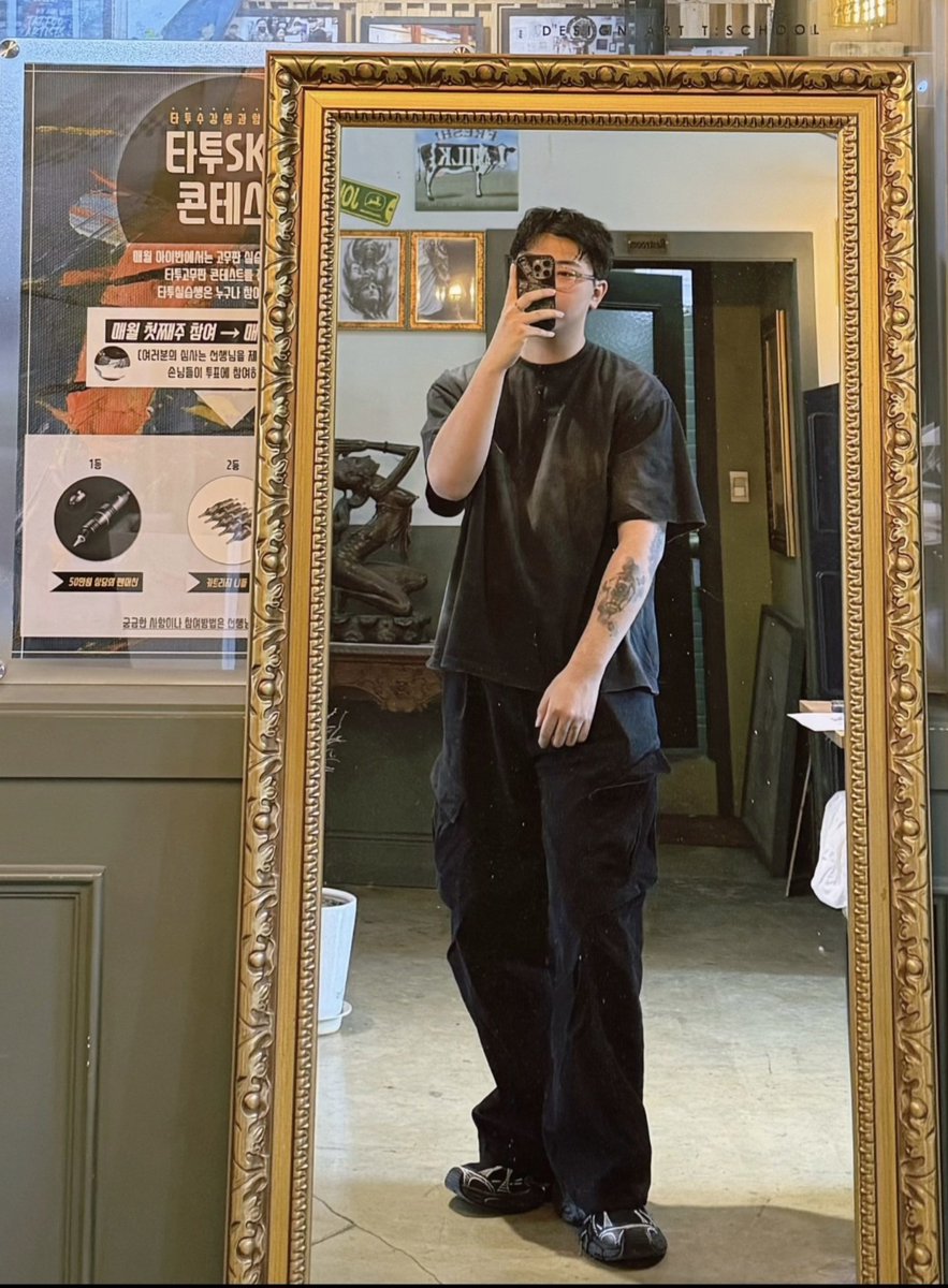 ur_copy_cat's tweet photo. 20대 성인 남성 입니다.
아섭 주로 하고 한섭은 다인큐만 해요
즐겜 위주 톡식한 유저는 싫어해요

日本語を学んでみたいのですが、全くできません 韓国語や英語ができる人と仲良くなりたいです

#발로란트_트친소
#발로란트트친소
#VALORANTフレンド募集 https://t.co/6lwfxiRSXn