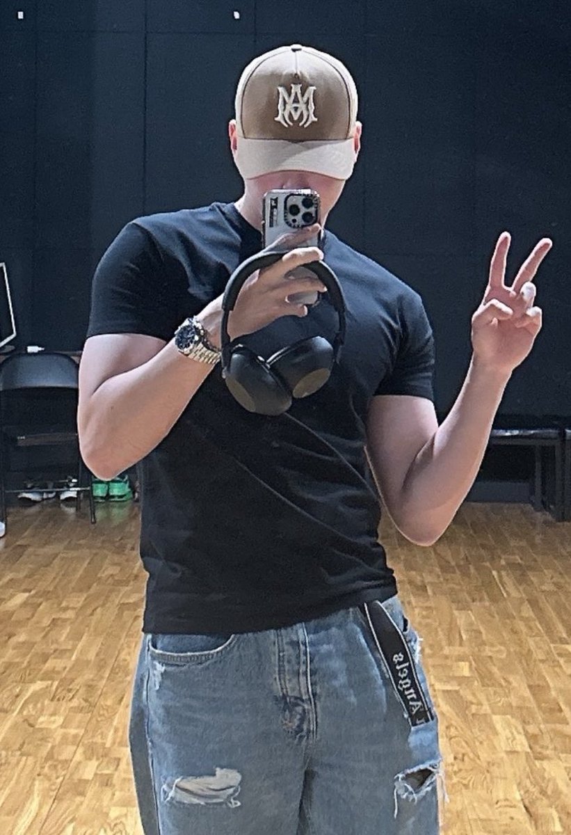 DonttouchMy__'s tweet photo. 과대포장1도업는 순수체급 야르남자,, 가 좋ㄷr https://t.co/OJ3RgK70u0