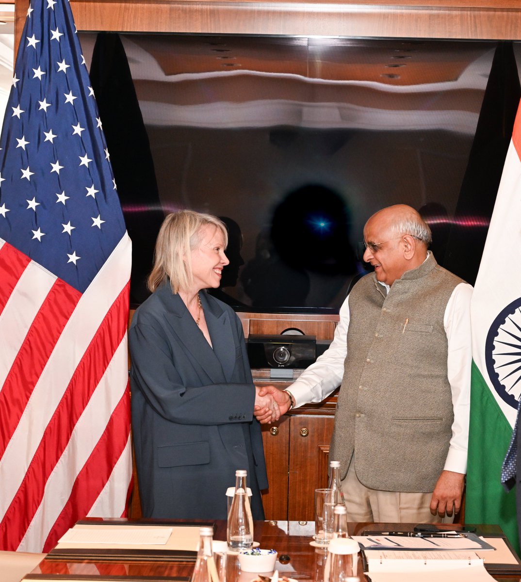 Bhupendrapbjp's tweet photo. Had a fruitful meeting with Ms. Samara Cohen, Senior Managing Director and Global Head of Market Development at BlackRock, in New York. 

Guided by the transformative vision of Hon'ble Prime Minister Shri Narendra Modi to establish India as a leading global financial powerhouse, discussed the immense opportunities for Exchange Traded Funds (ETFs) and asset management in India and Gujarat.

With its world-class financial ecosystem, robust regulatory framework, and presence of top international institutions, GIFT City is uniquely positioned to serve as a gateway for global asset managers. Invited BlackRock to expand its footprint in GIFT City and participate in the upcoming Vibrant Gujarat Global Summit 2027.

@BlackRock