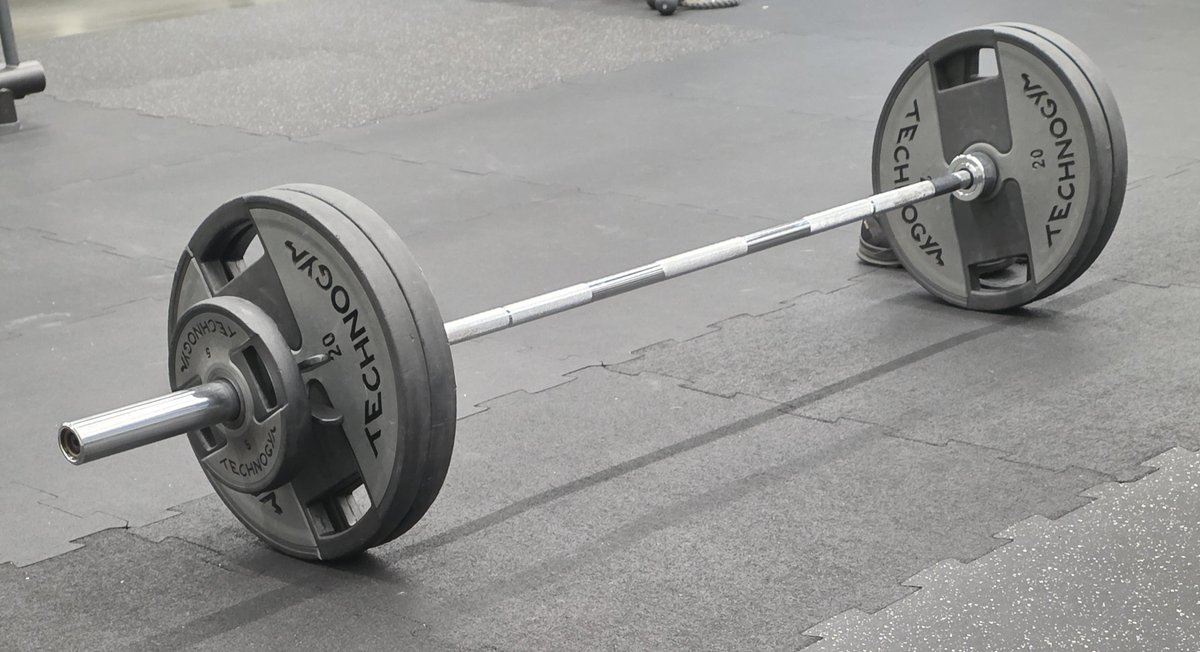 dscompounding's tweet photo. Strength is about holding:

a weight,

through painful moments,

your course on unpopular paths. https://t.co/DRpBQ0OHZA