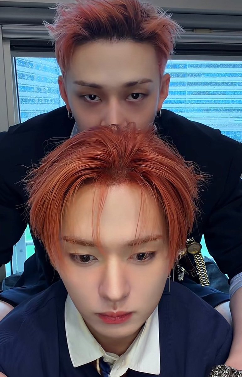 witch1vy's tweet photo. the chan urge to always kiss/ sniff Leeknow’s head https://t.co/KBvFQtIHbn