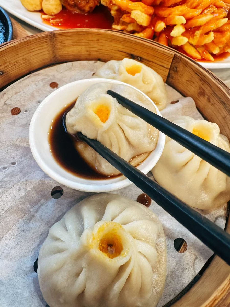 lanxiaodebiao's tweet photo. 又到饭点，品尝一下淮扬菜。#美食  #狮子头 https://t.co/8PFj4X0VMz